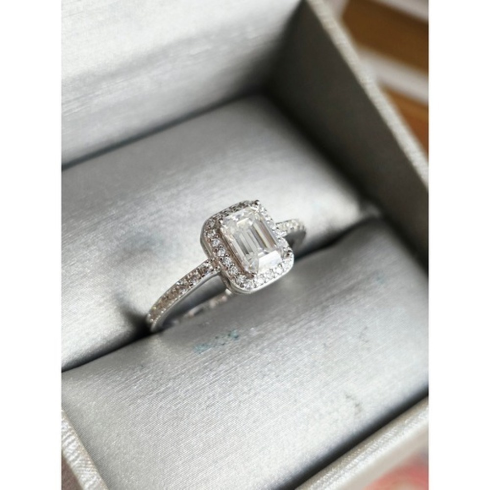 Moissanite Emerald Cut Halo Ring Size 8 Silver NEW 1.0ct D Color AR7041